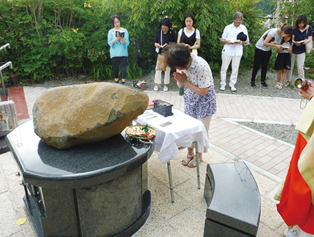 飼い主様、参列者様によるご焼香